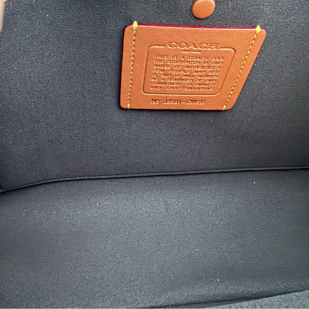 Coach Empire 40 Carryall - Picture 8 of 13